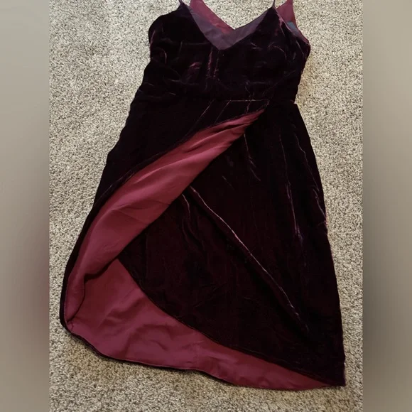 Adelyn Rae Velvet and Mesh Spaghetti Sweetheart neckline Mini Dress Burgundy - Picture 4 of 7